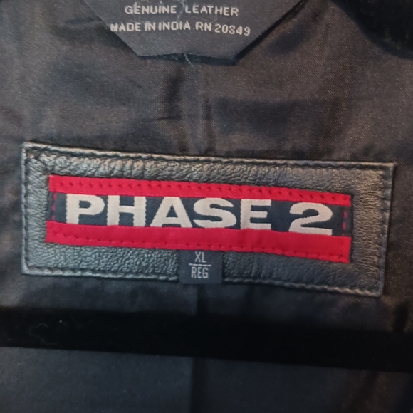 Phase 2 Men's Leather Biker's Vest - Picture 3 of 4